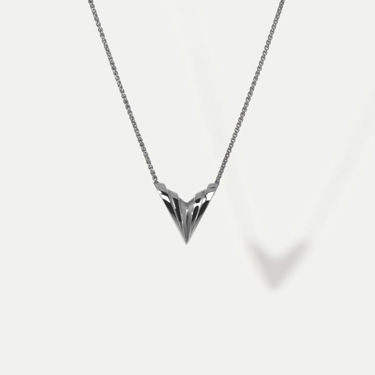 Miniature Arc White Gold Pendant