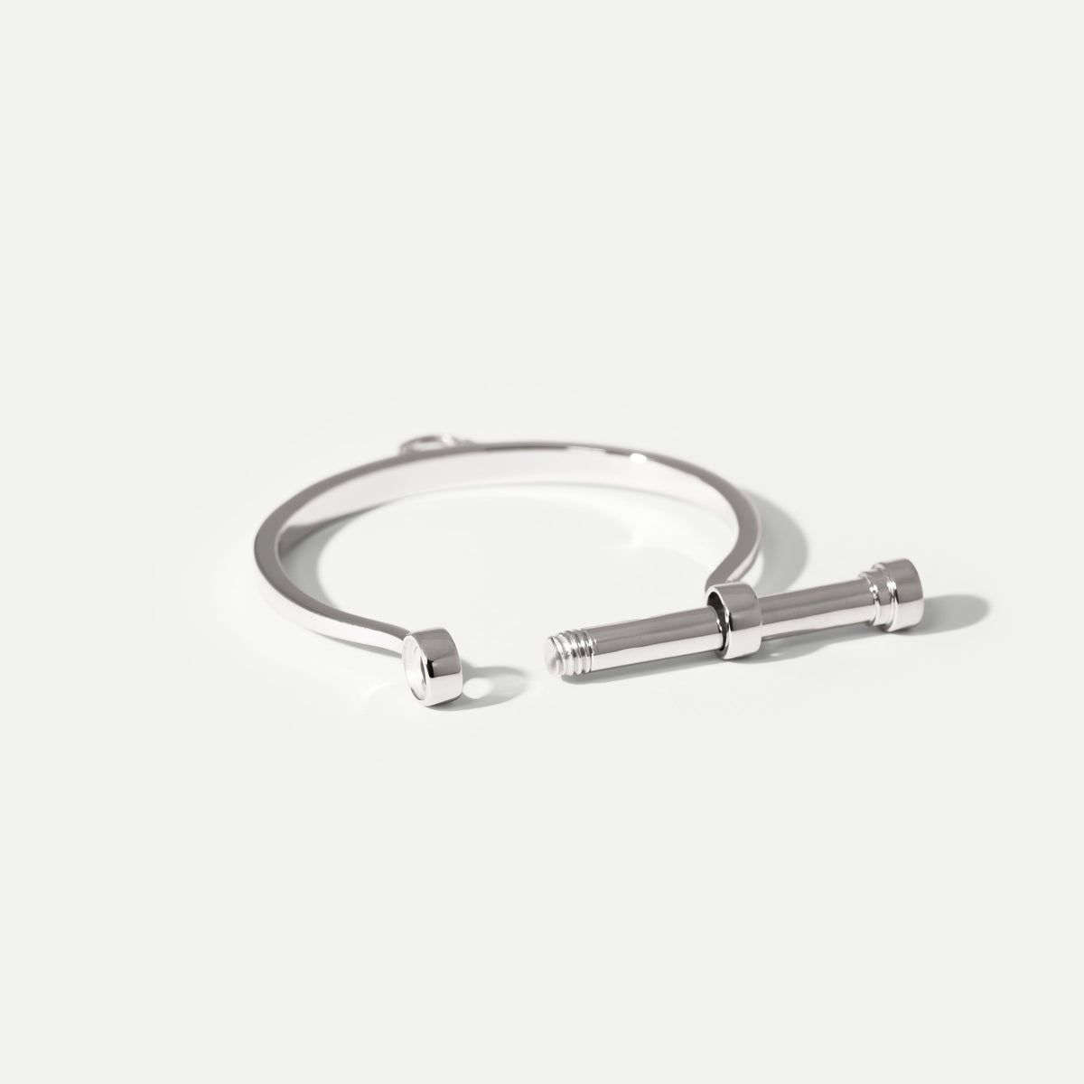 Single Shackle White Gold Bangle