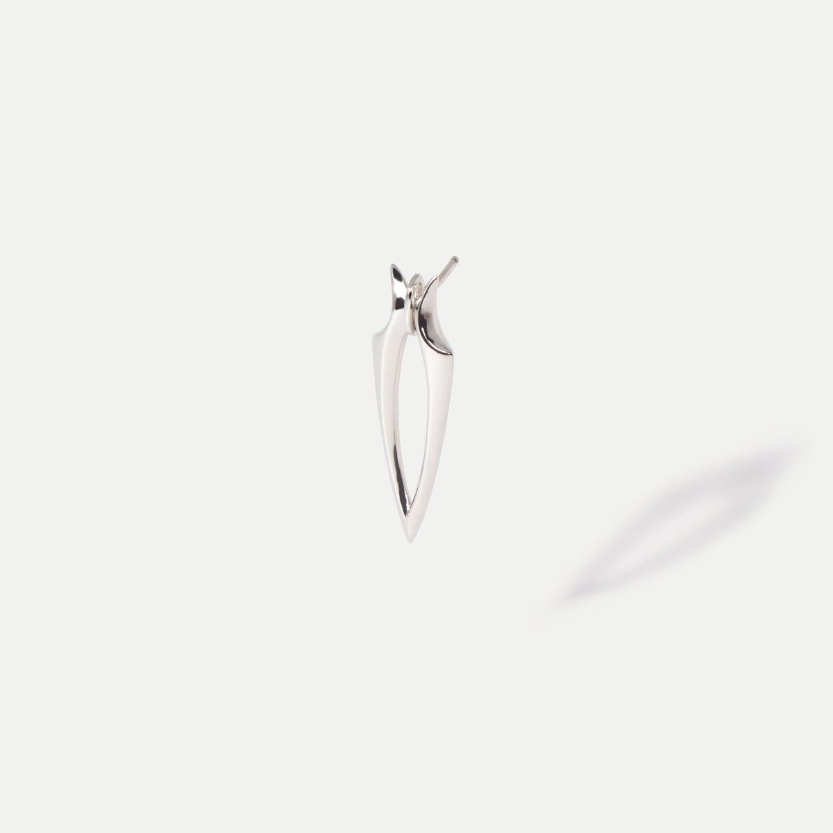 Stretched Spur White Gold Earrings