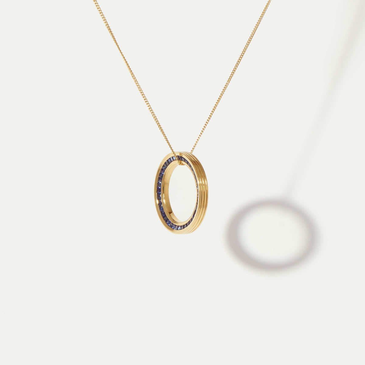 Vincent’s Empty Yellow Gold Medallion