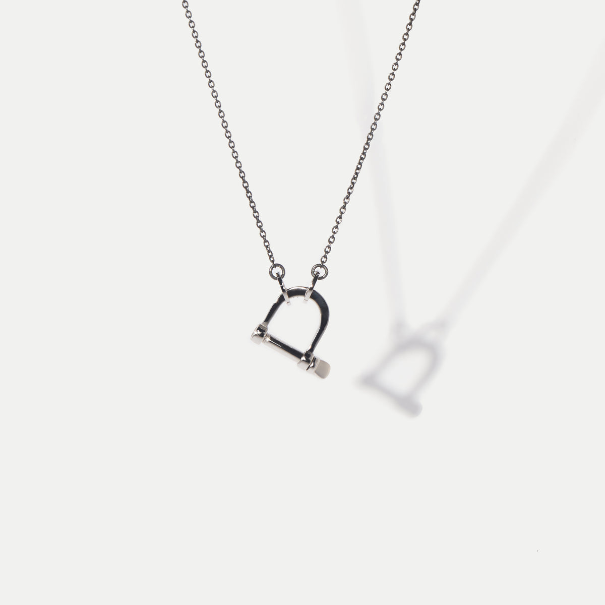 Shackle White Gold Chain